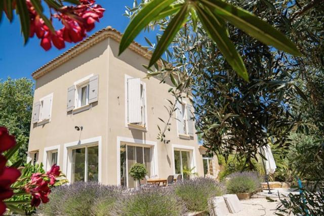 Villa Aprile Saint-Étienne-du-Grès Exterior foto